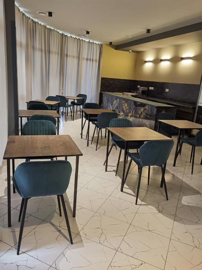 Stark Hotel Várhely Kültér fotó