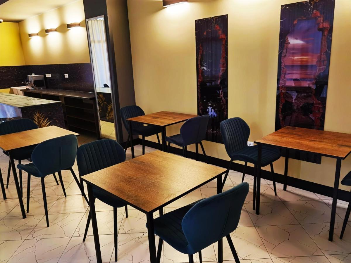 Stark Hotel Várhely Kültér fotó