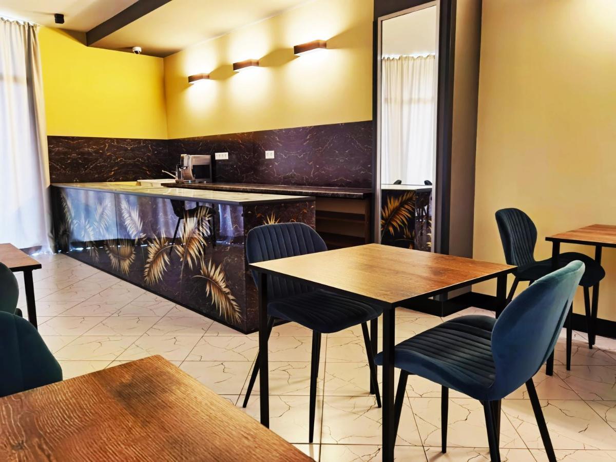 Stark Hotel Várhely Kültér fotó