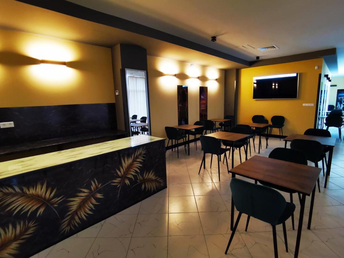 Stark Hotel Várhely Kültér fotó