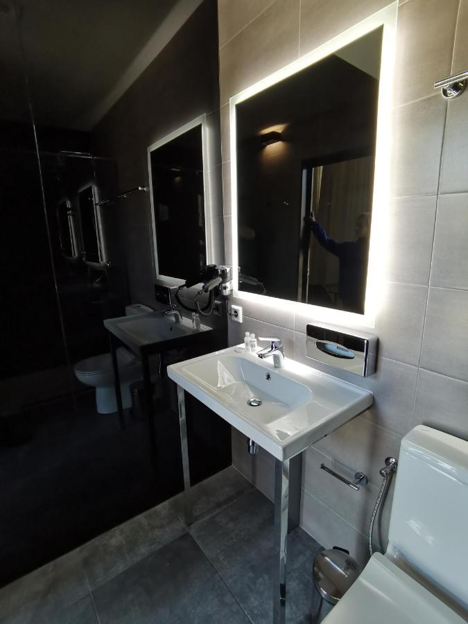 Stark Hotel Várhely Kültér fotó