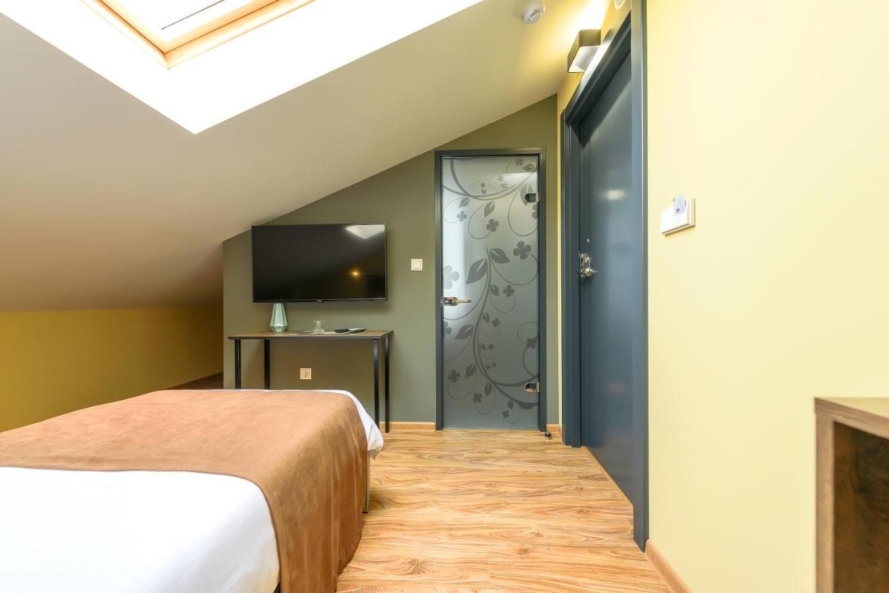 Stark Hotel Várhely Kültér fotó