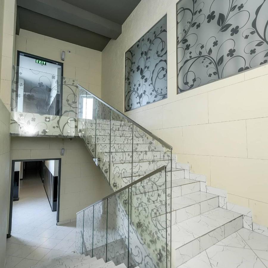 Stark Hotel Várhely Kültér fotó