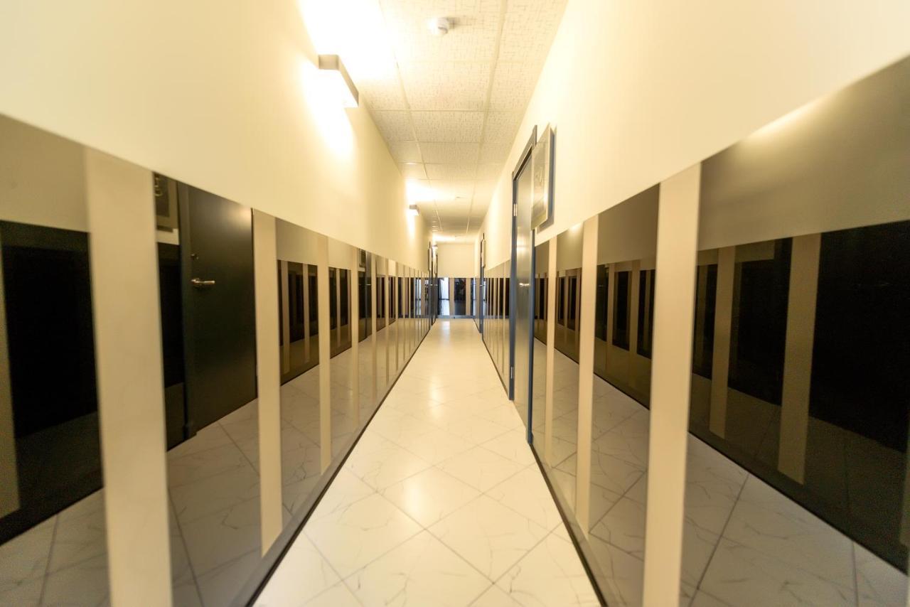 Stark Hotel Várhely Kültér fotó
