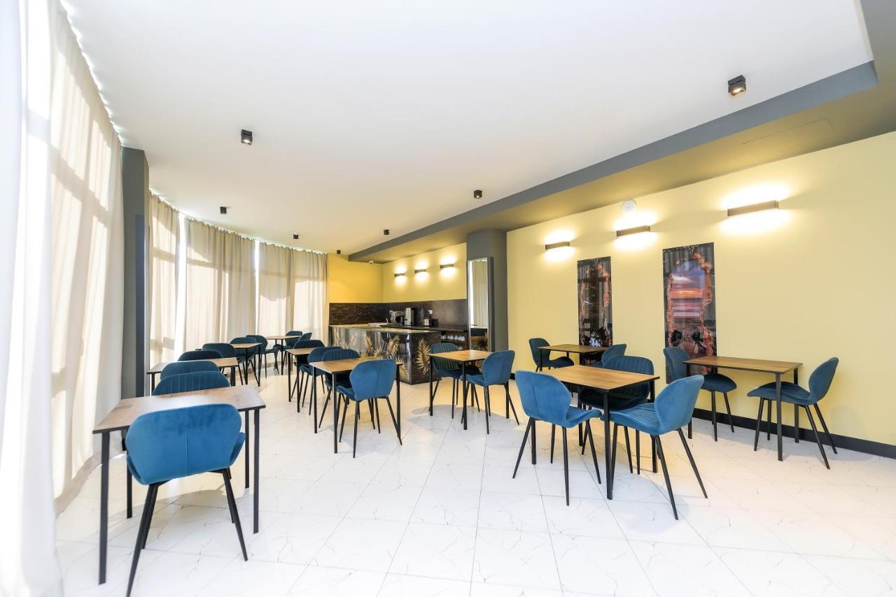 Stark Hotel Várhely Kültér fotó